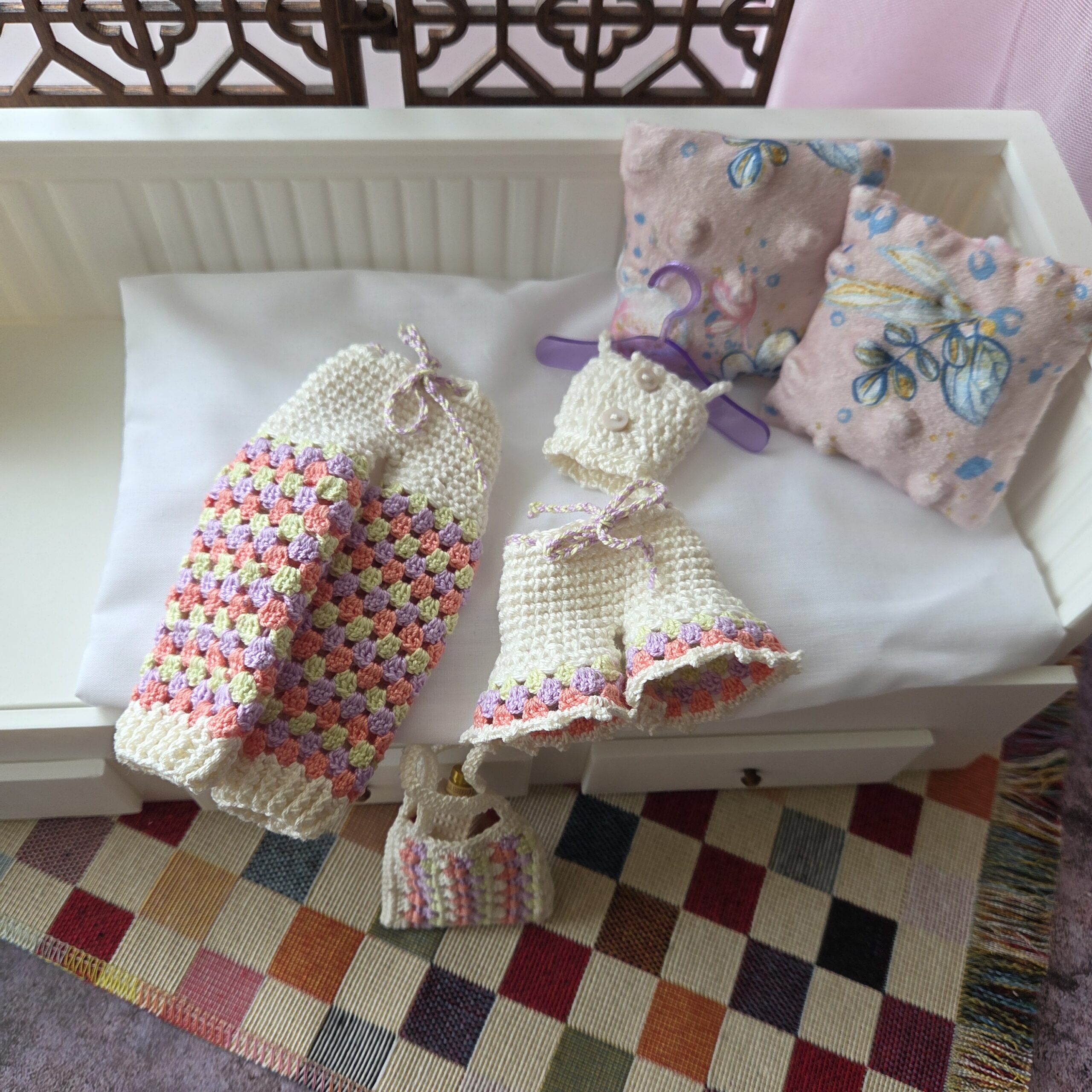 Pre-order: Amilishly Haakpatroon Kledingset Yet Another Granny Outfit - Image 4